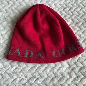 Canada Goose Red 100% Merino Wool Beanie – Made in Italy 🇮🇹